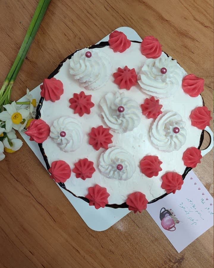 کیک که به مناسبت تولد حضرت علی برای همسر عزیزم درست کردم