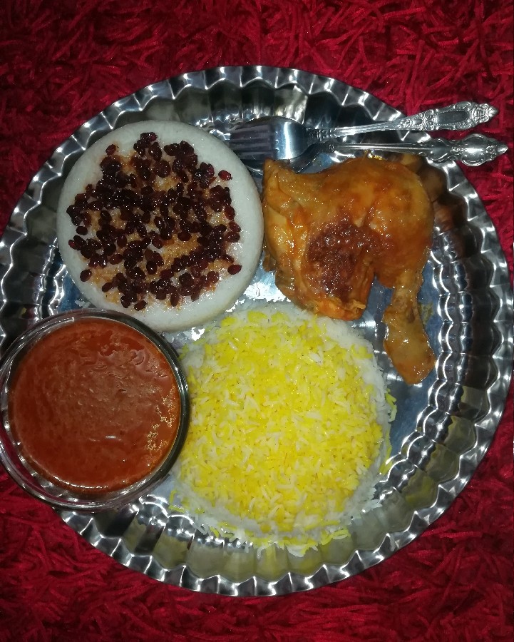 عکس چلو زرشک پلو زعفرونی با مرغ
