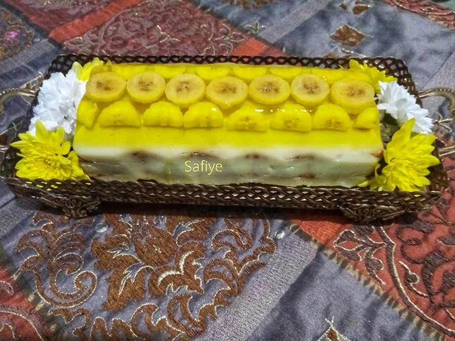 عکس کیک یخچالی انار و موز