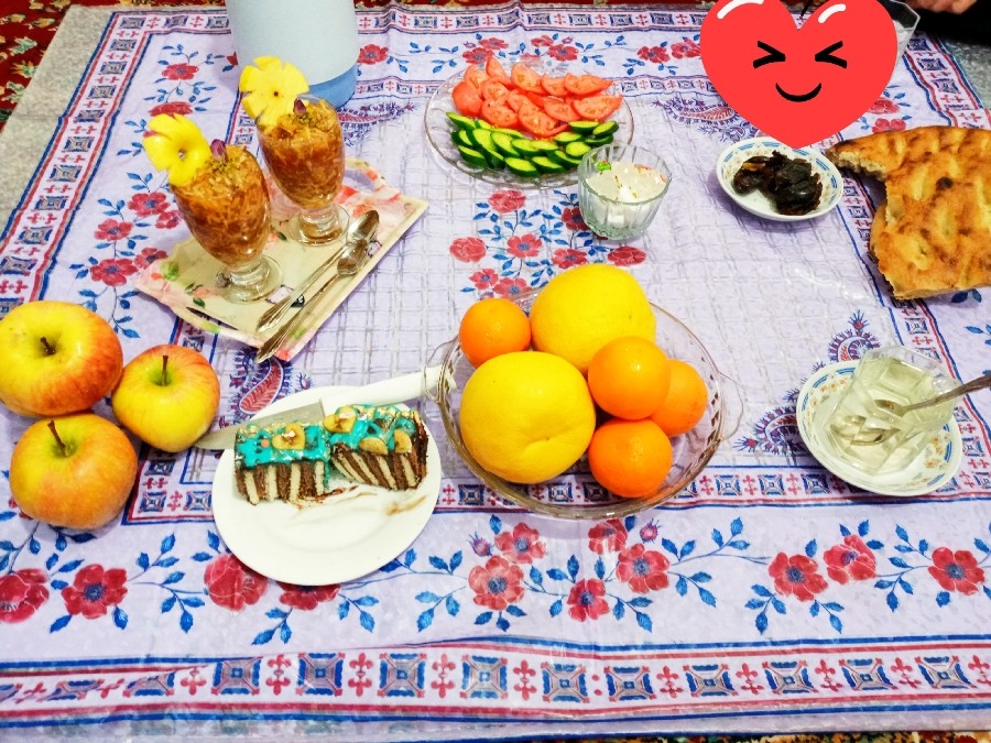 عکس سفره افطاری ۲۷ رجب ۱۴۴۴ نماز روزه هاتون قبول دوستان عزیزم