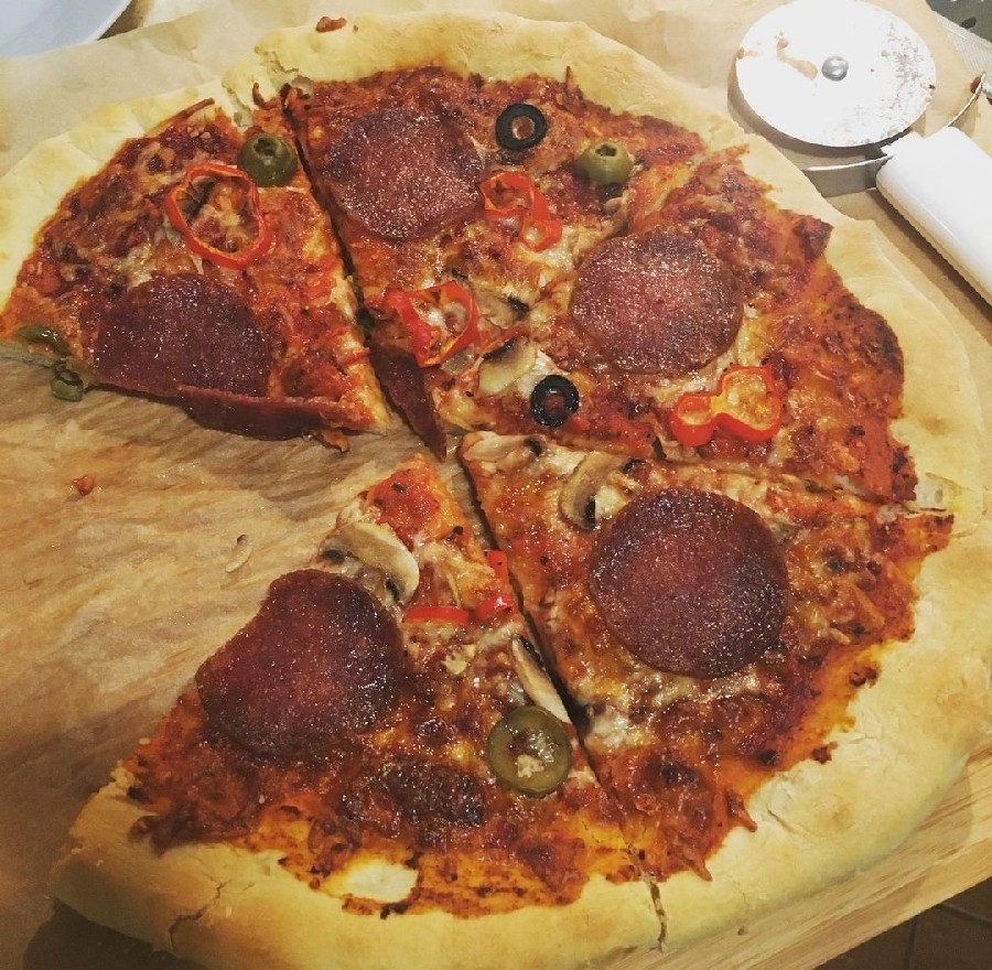 پیتزا پپرونى