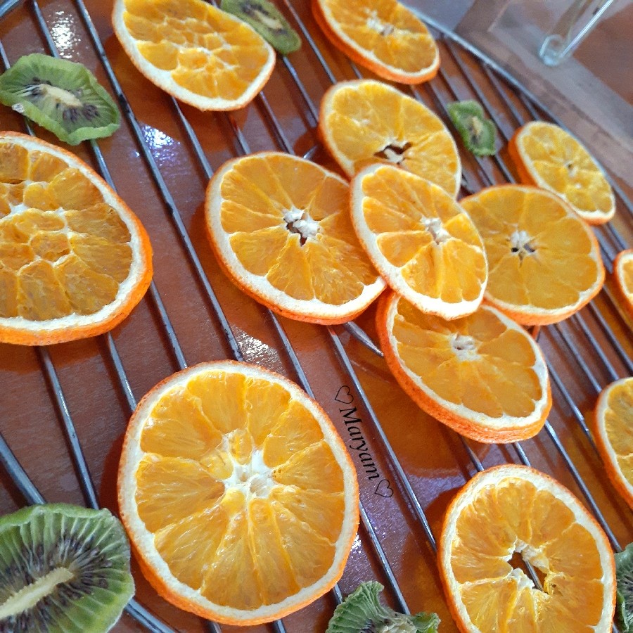 پرتقال و کیوی خشک