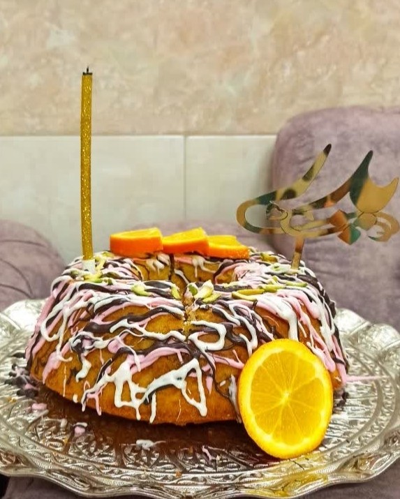 عکس کیک کافی شاپی هویج و پرتقال