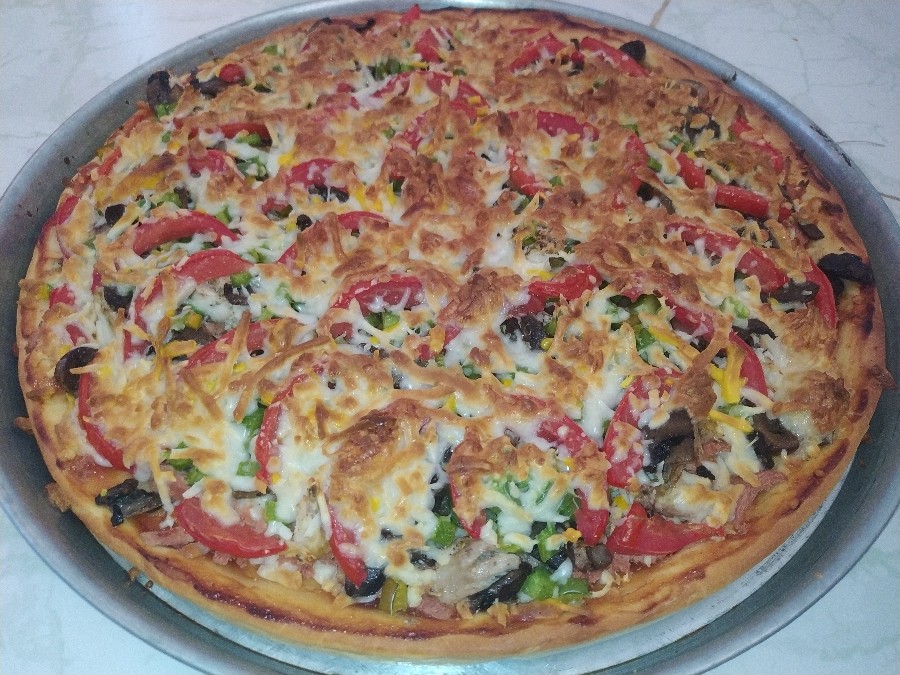پیتزا مخلوط
با خمیر پیتزا ایتالیایی 