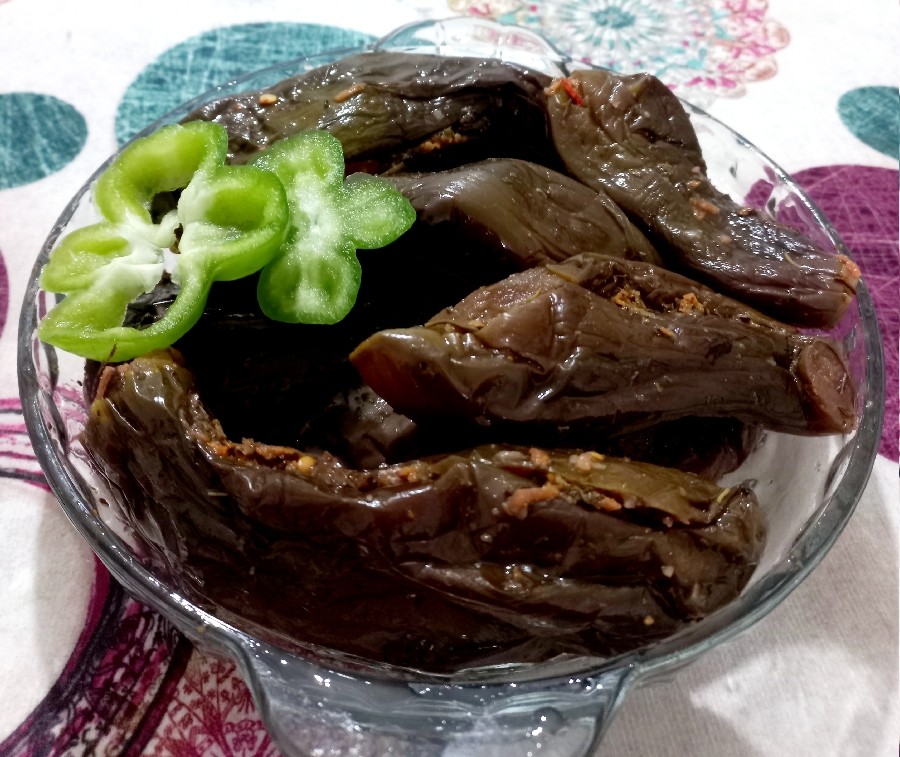 عکس ترشی با دمجون شکم پر