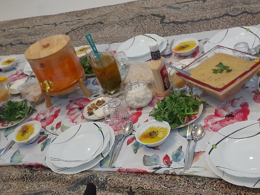 عکس سفره ی افطاری شب سی ام