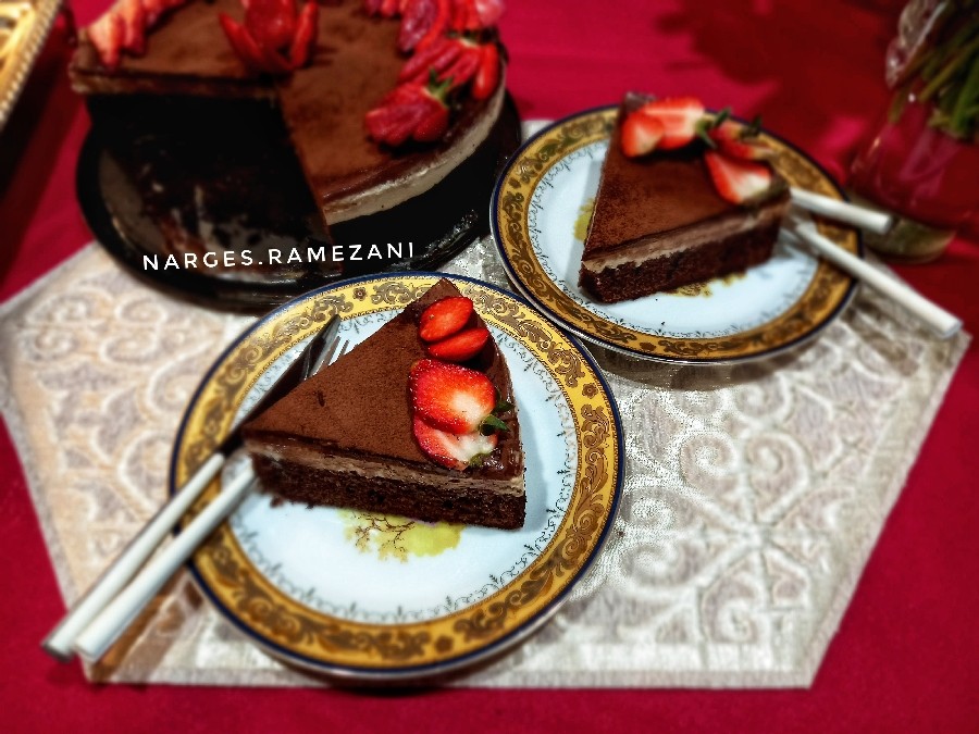 عکس چیز کیک شکلاتی (پایه کیک شکلاتی خیس)