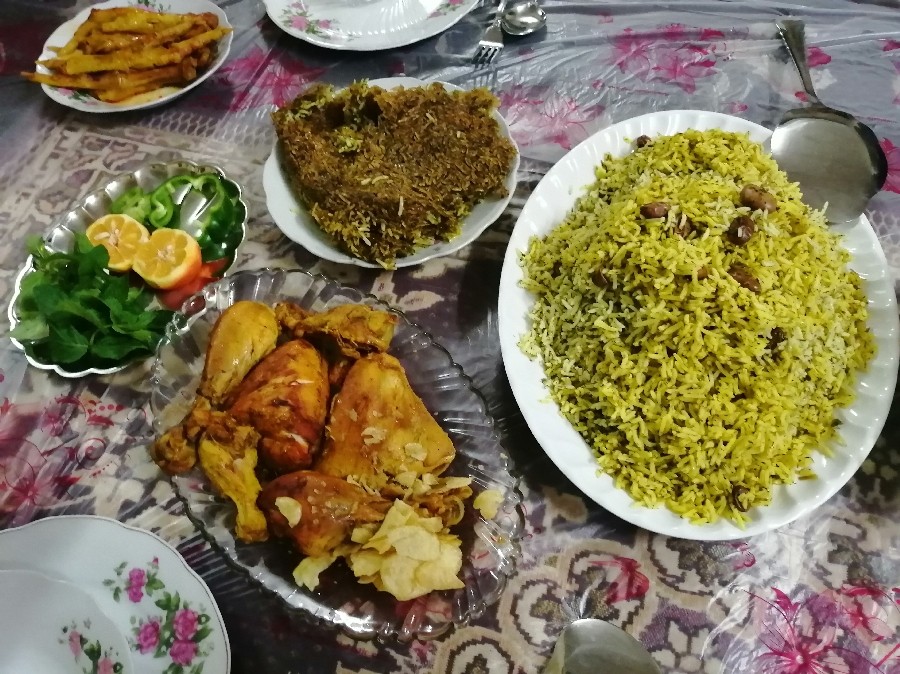 عکس افطاری بیست ونهم ماه مبارک رمضان1402 شویدباقله با مرغ جاتون سبز