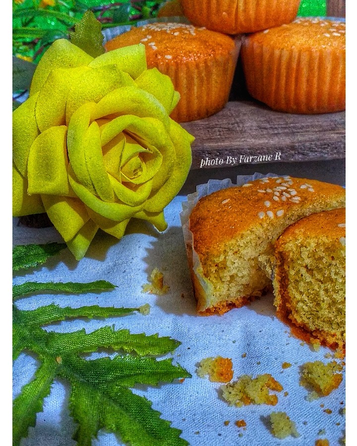 عکس کیک گلاب زعفران