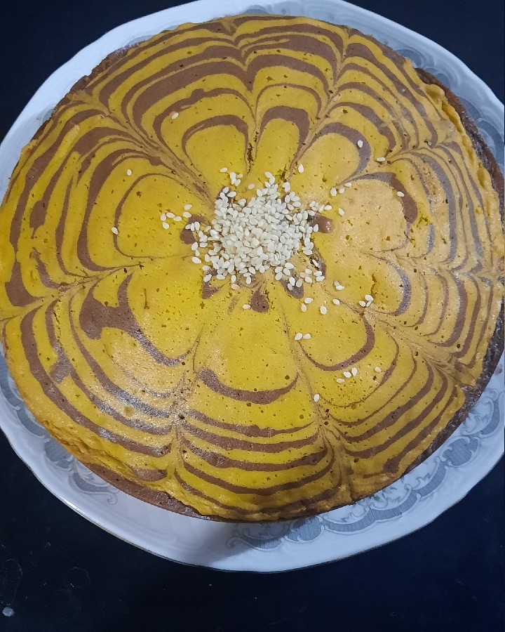 کیک دو رنگ کاکائویی و زعفرانی