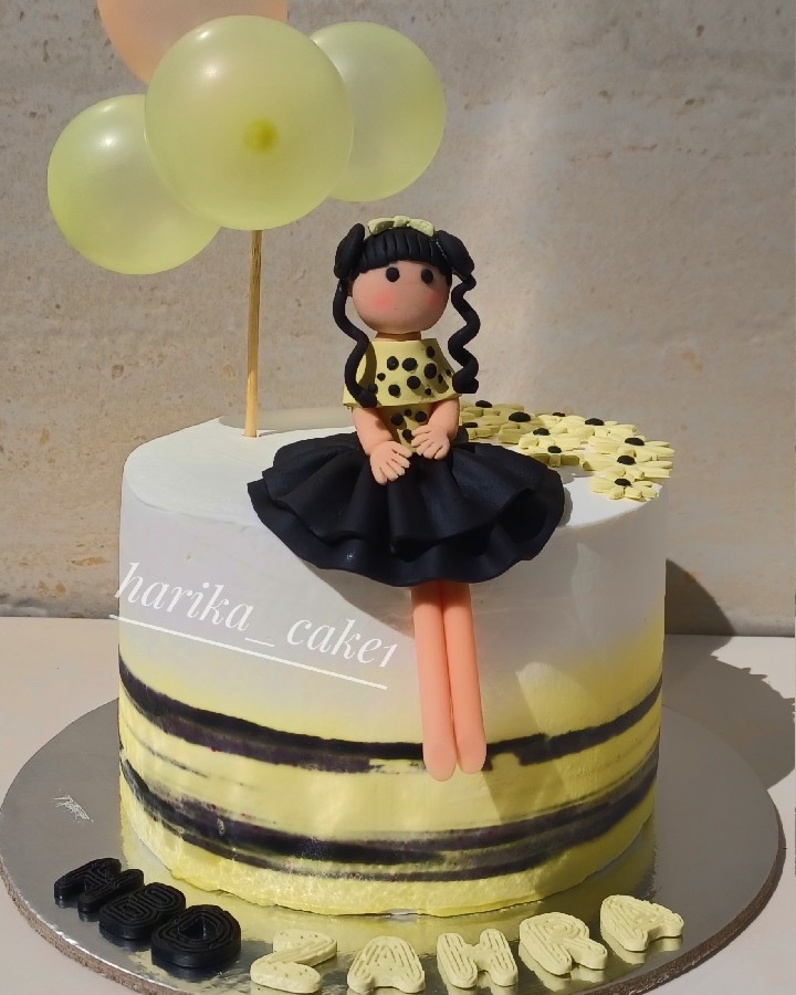 کیک خامه ایی 
کیک عروسکی 