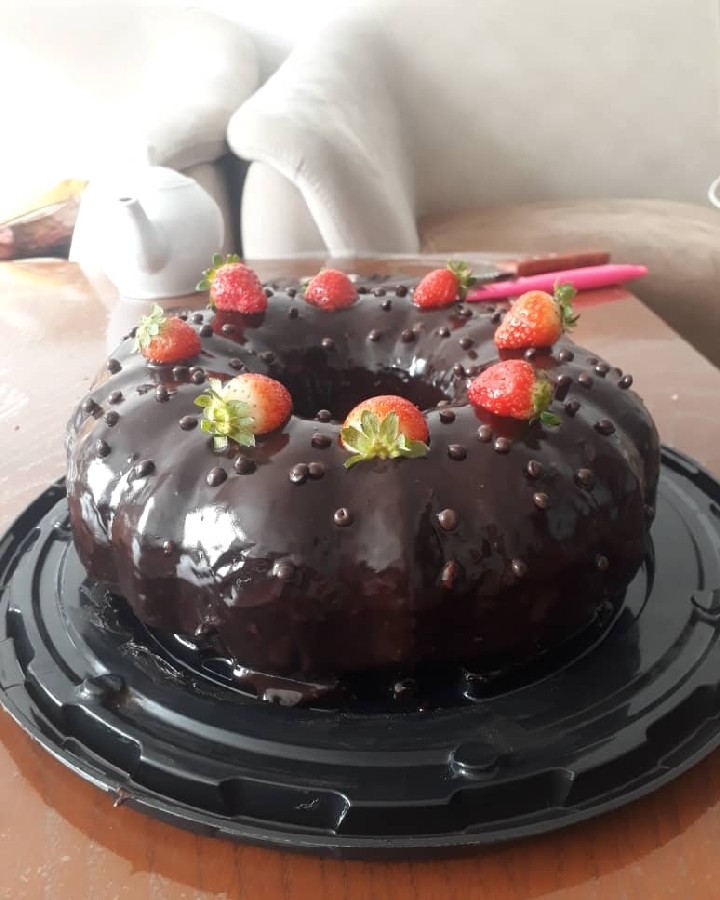 عکس کیک شکلاتی 
توت فرنگی همیشه لذیذ برام مخصوصا وقتی با شکلات ترکیب میشه.
#کیک_شکلاتی #توت_فرنگی 