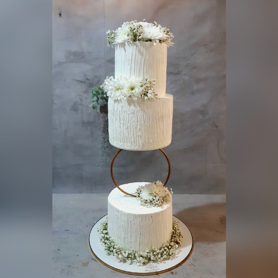 کیک عروسی خامه ای