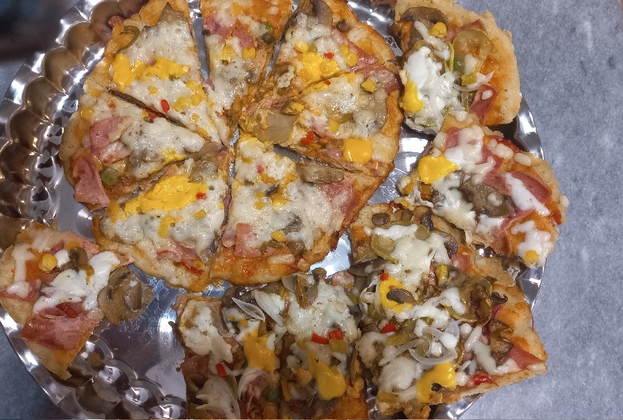 پیتزا با خمیر خانگی 