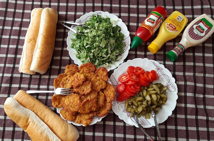 عکس ساندویچ شامی گوشت و مرغ
