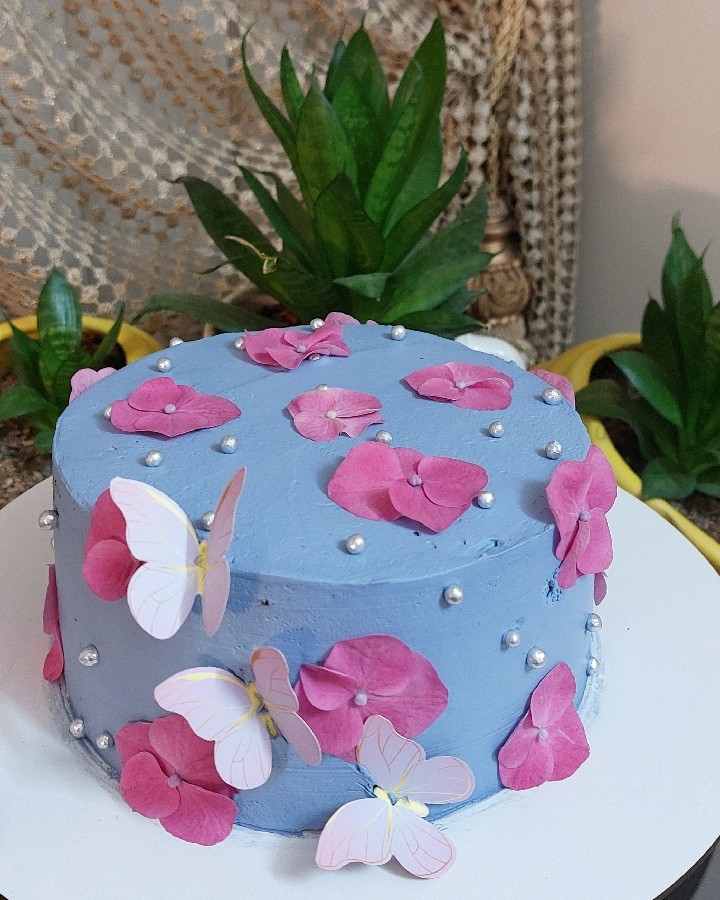 عکس مینی کیک شکلاتی به مناسبت روزدخترتزیین گل طبیعی