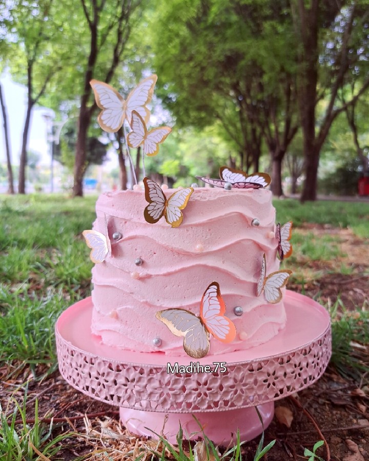 کیک با تکنیک موج 
روز دختر ♡ تقدیمی تولد♡