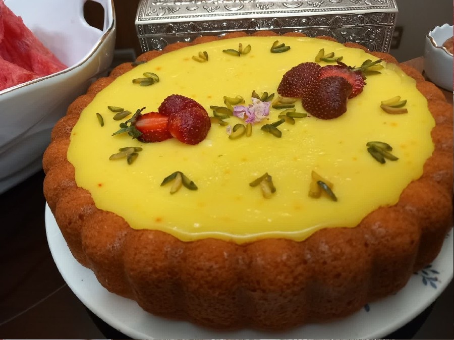 عکس جشن تولد همسرم کیک زعفرانی
