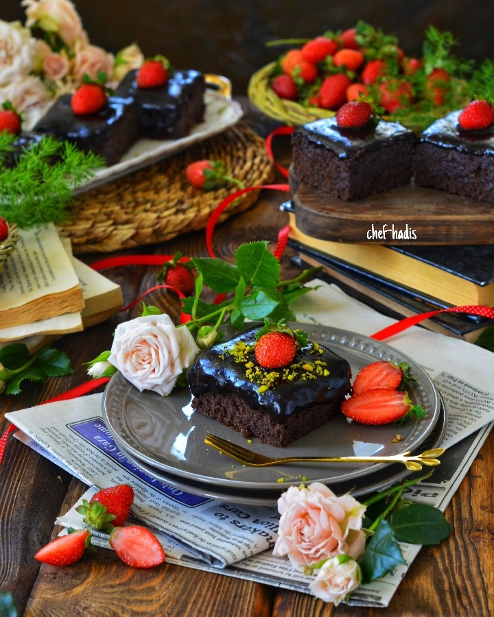 عکس کیک خيس شکلاتی مجلسی