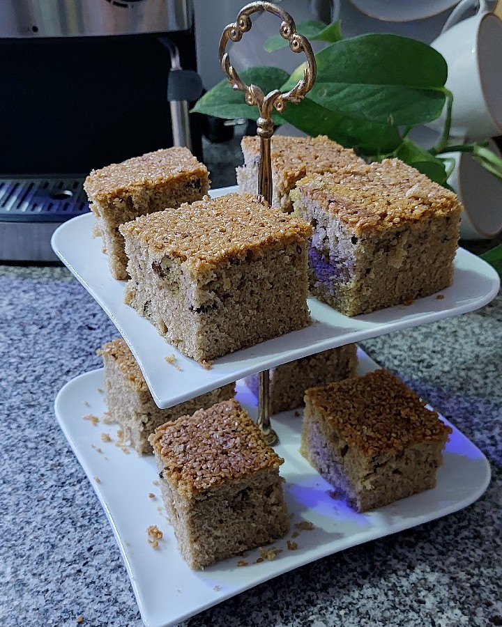 عکس کیک کنجدی گردویی
