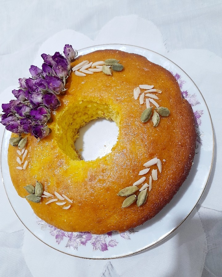 کیک هل و زعفران 