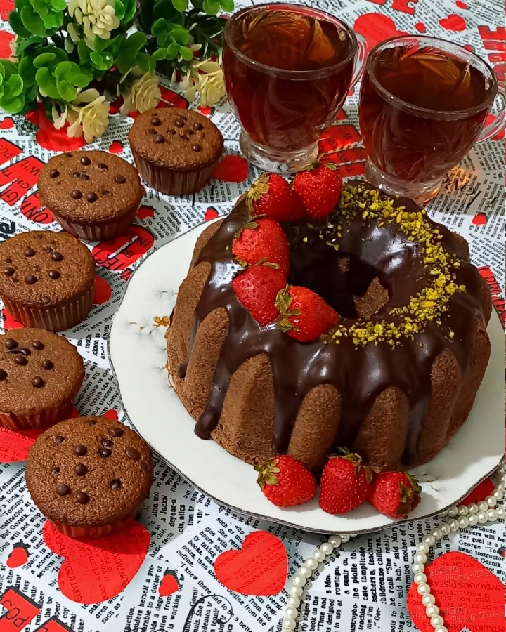 عکس کیک شکلاتی با روکش گاناش