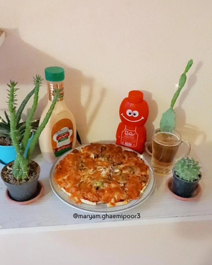 عکس پیتزا مخلوط با مرغ استیکی