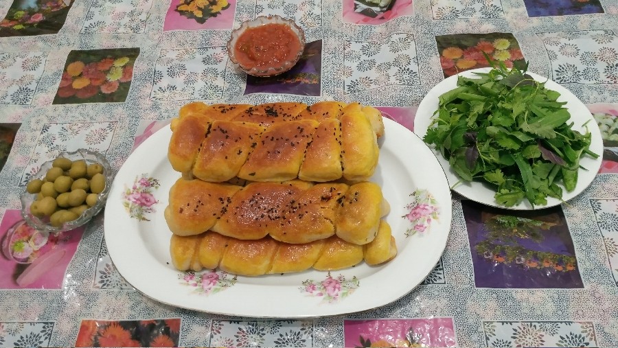 عکس سلام عزیزان بفرمائید پیراشکی شام امشب ما
