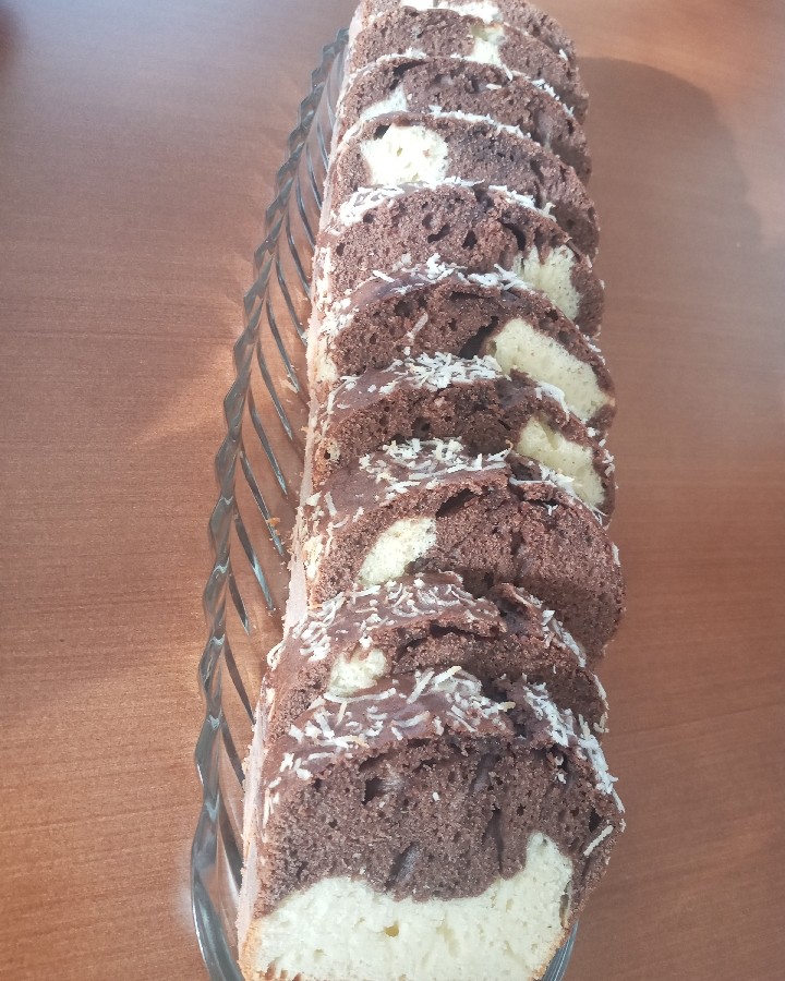 عکس کیک لوف وانیلی و شکلاتی
با رویه ی نارگیل