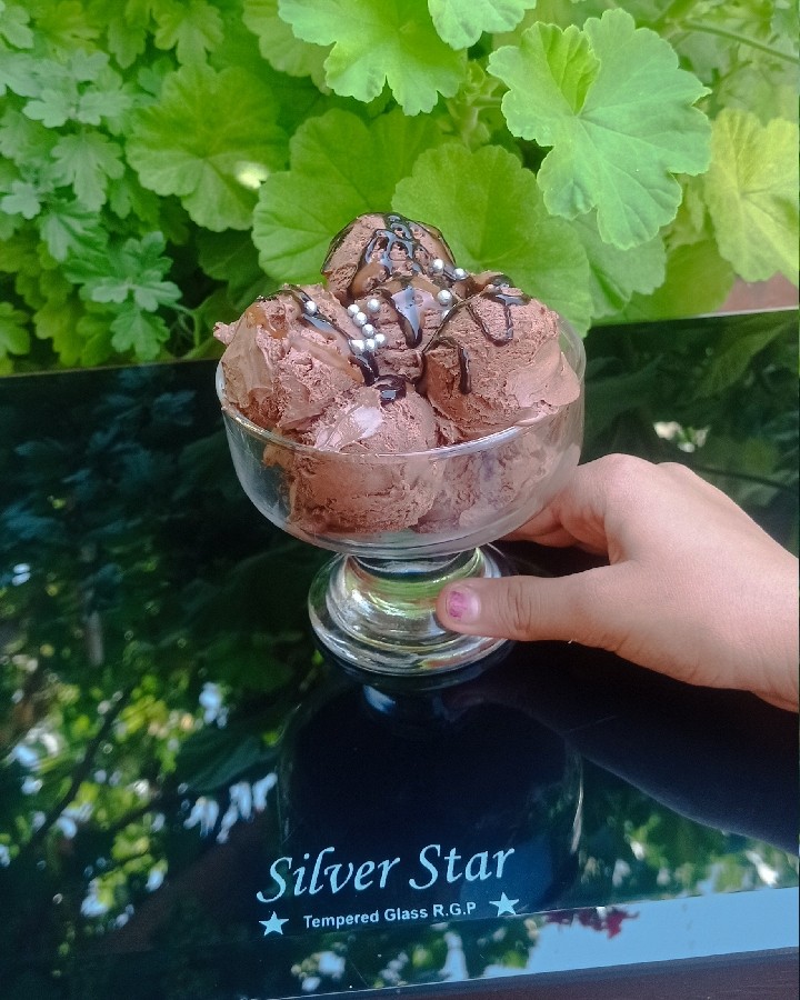 بستنی شکلاتی(دستور پخت خانم آقا محمدم)