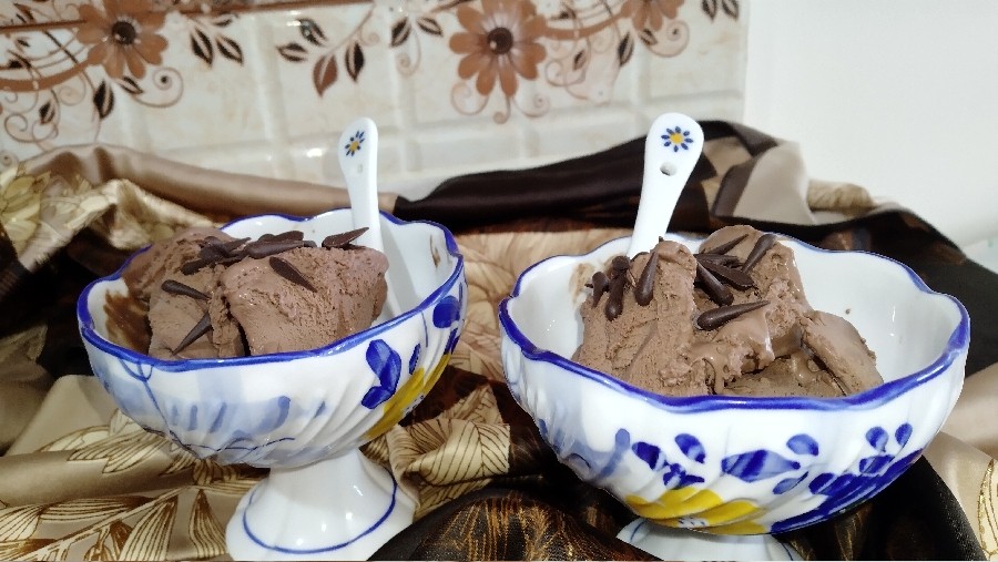 بستنی شکلاتی با دستور استاد سراجی 