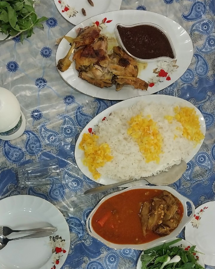غذای عالی اکبر جوجه و قیمه بادنجان