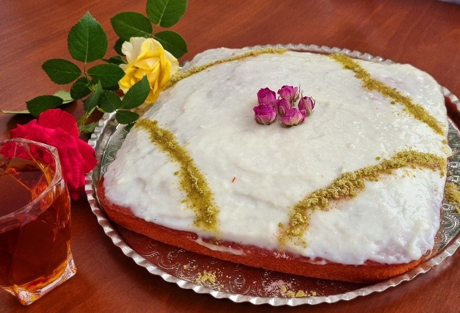 عکس کیک شربتی با محلبی
