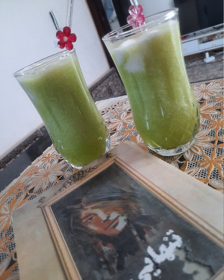 اسموتی طالبی بستنی