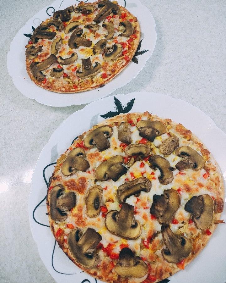 پیتزای مرغ و قارچ