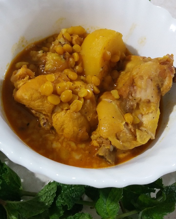 آبگوشت مرغ ولپه