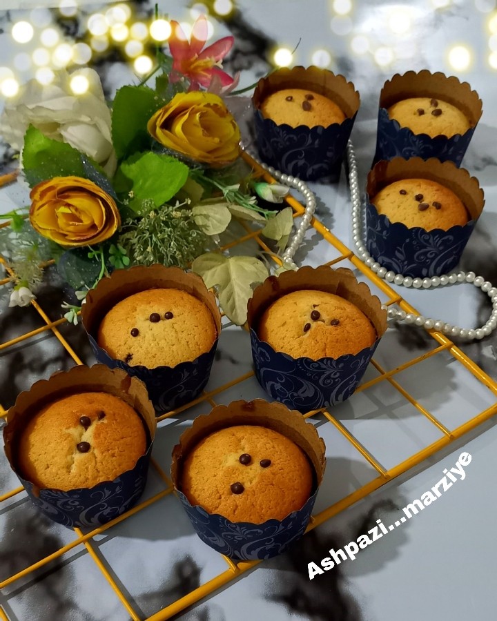 عکس کاپ کیک وانیلی بامغز شکلات