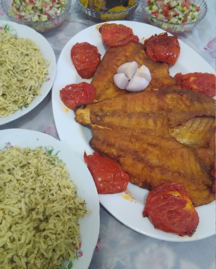 عکس شوید پلو با ماهی سرخ کرده