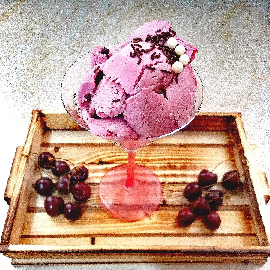 عکس بستنی باطعم آلبالو
