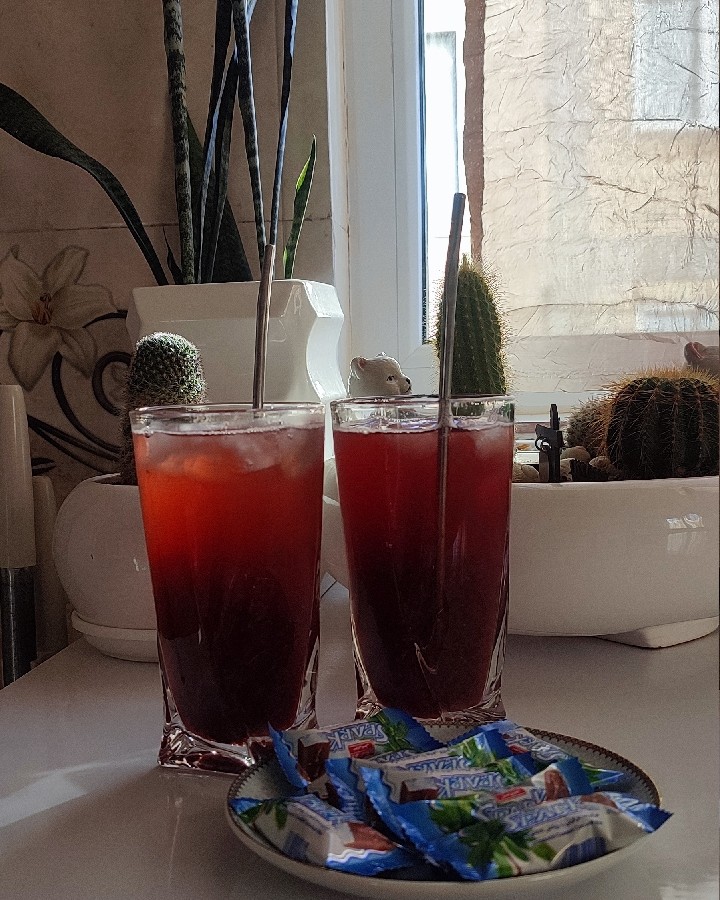 شربت و مربا توت فرنگی