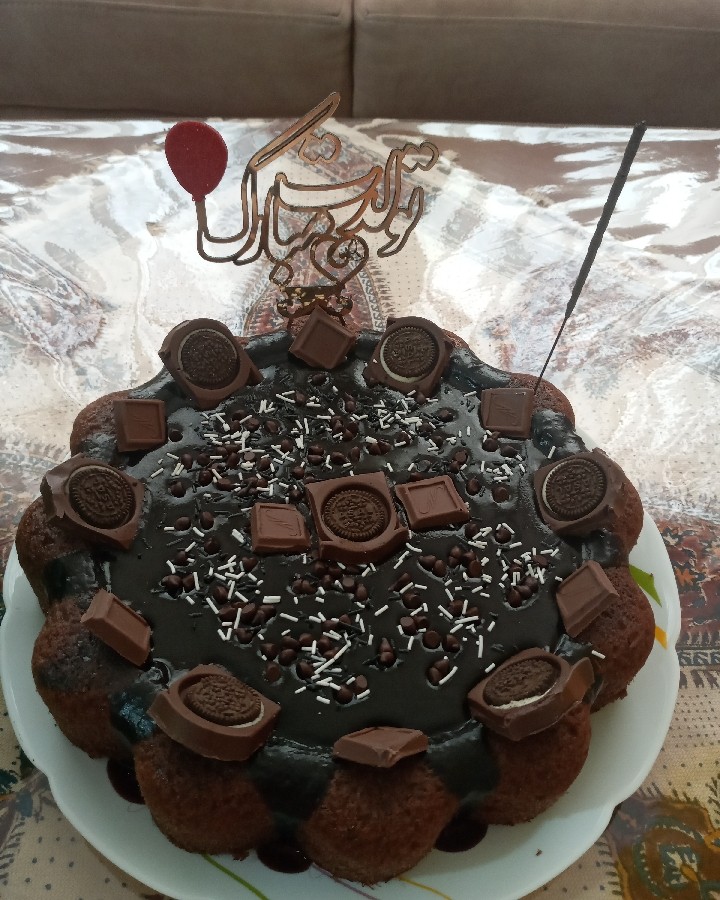 کیک وانیلی با سس شکلاتی 