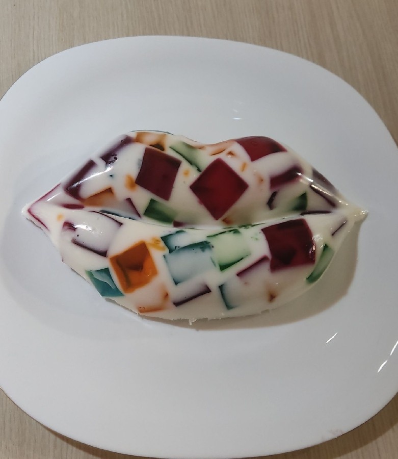 عکس ژله خورده شیشه لب مهسا بانو♥️