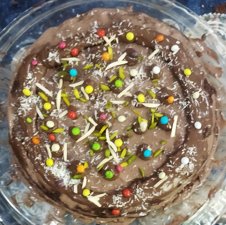 اولین تزئین کیک تولدم با کمک مامانم