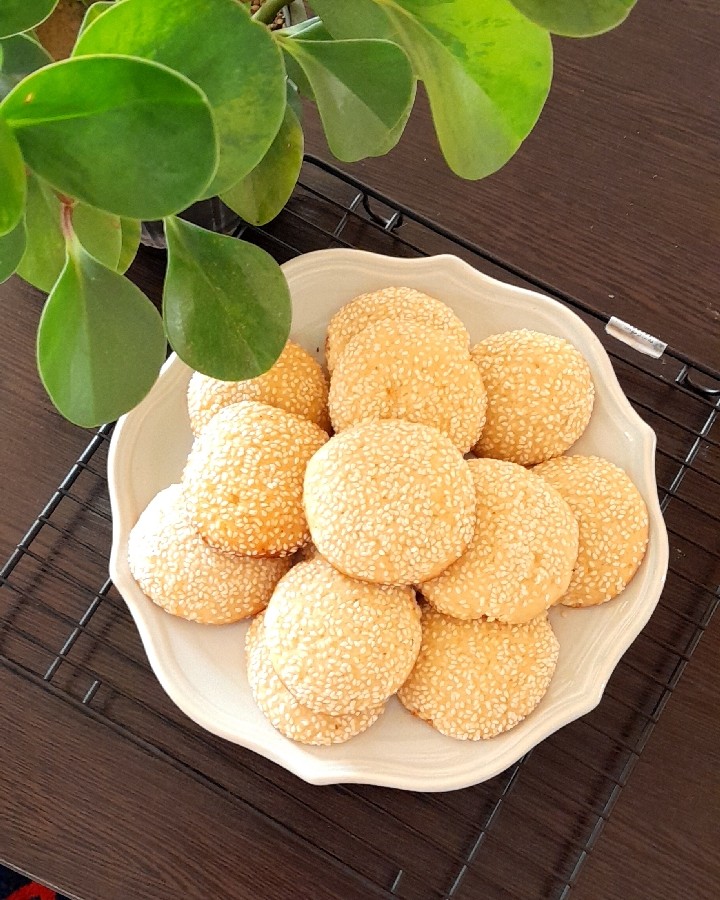 عکس کلوچه کنجدی برای عشقم