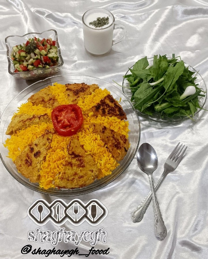 عکس کباب مرغ تابه ای با برنج زعفرونی