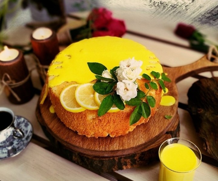 کیک لیمو با سس لیمو 