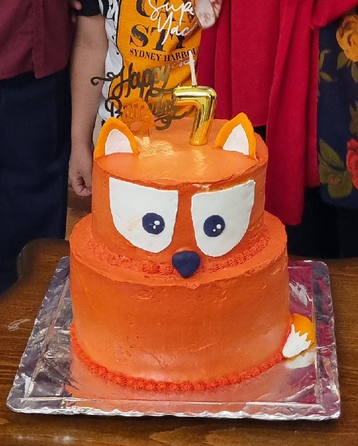 کیک تولد پسرمممم چون که عاشق نارنجیه