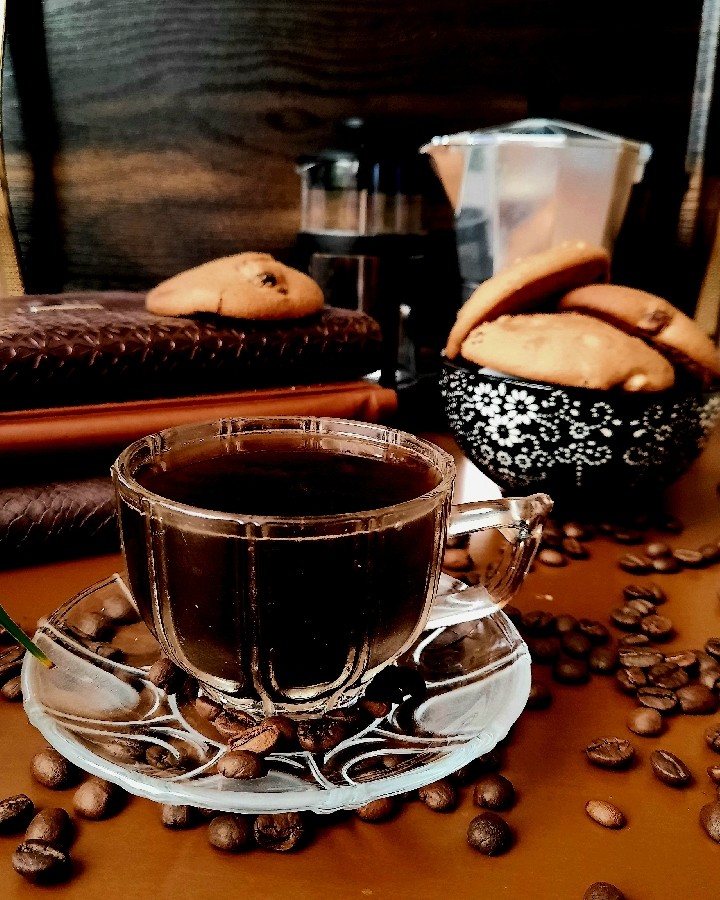عکس کوکی کشمشی و اسپرسو
