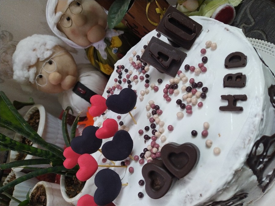 عکس کیک تولد همسرم
کیک اسفنجی 
با فیلینگ موز و گردو