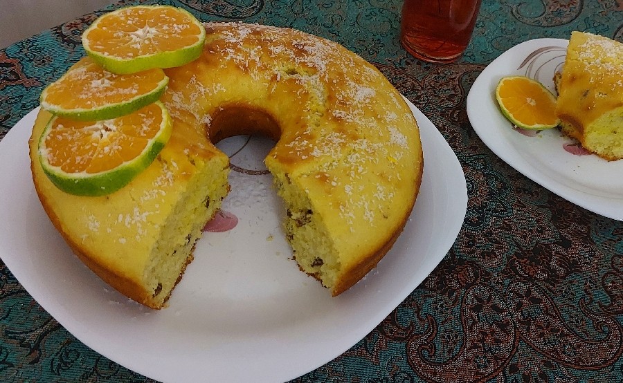 عکس کیک کشمش و گردو با آرد نانوایی